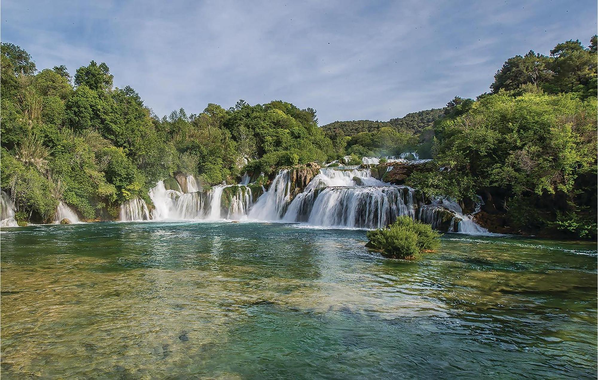 Beautiful Home In Sibenik With Kitchen エクステリア 写真