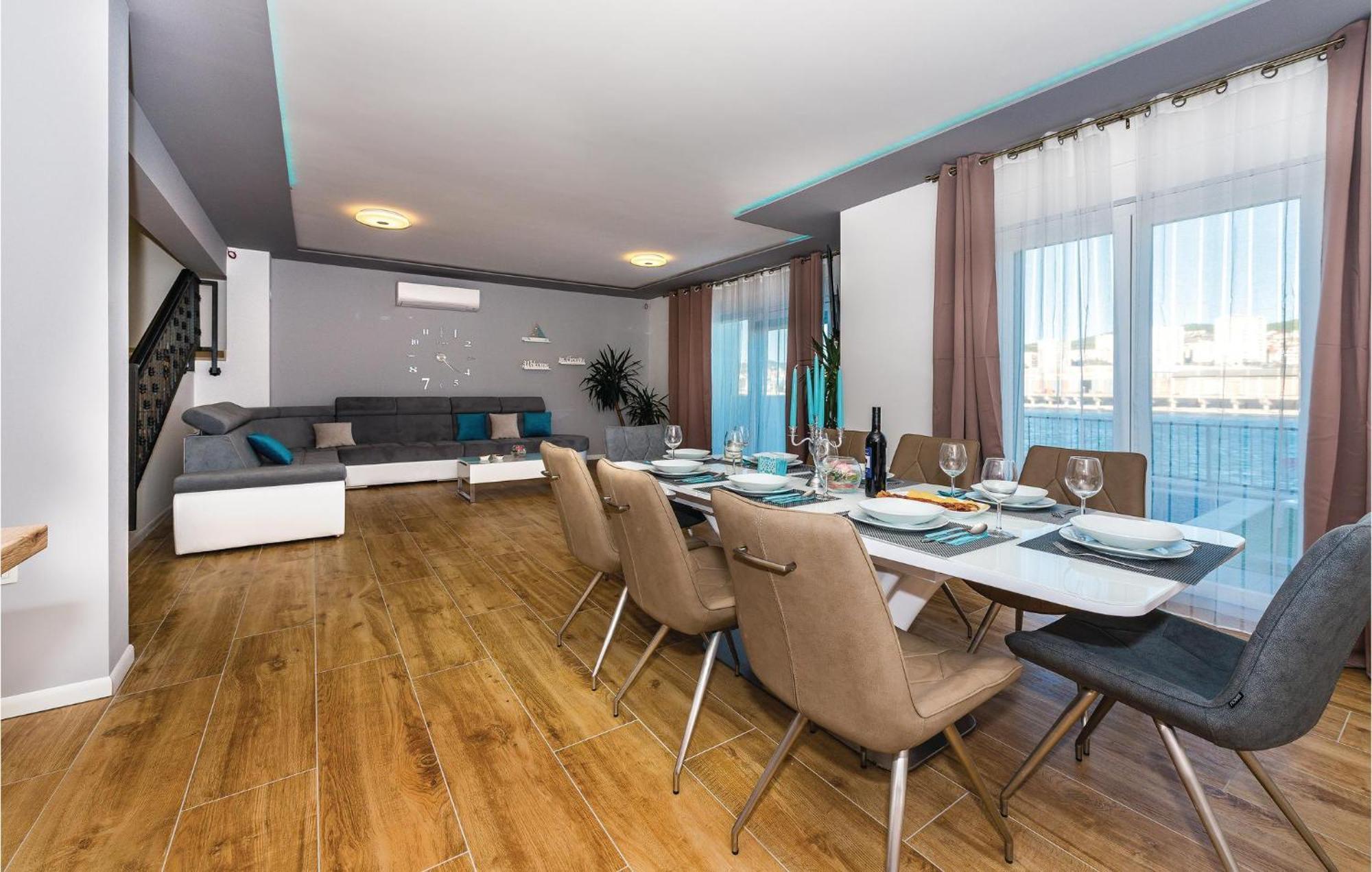 Beautiful Home In Sibenik With Kitchen エクステリア 写真