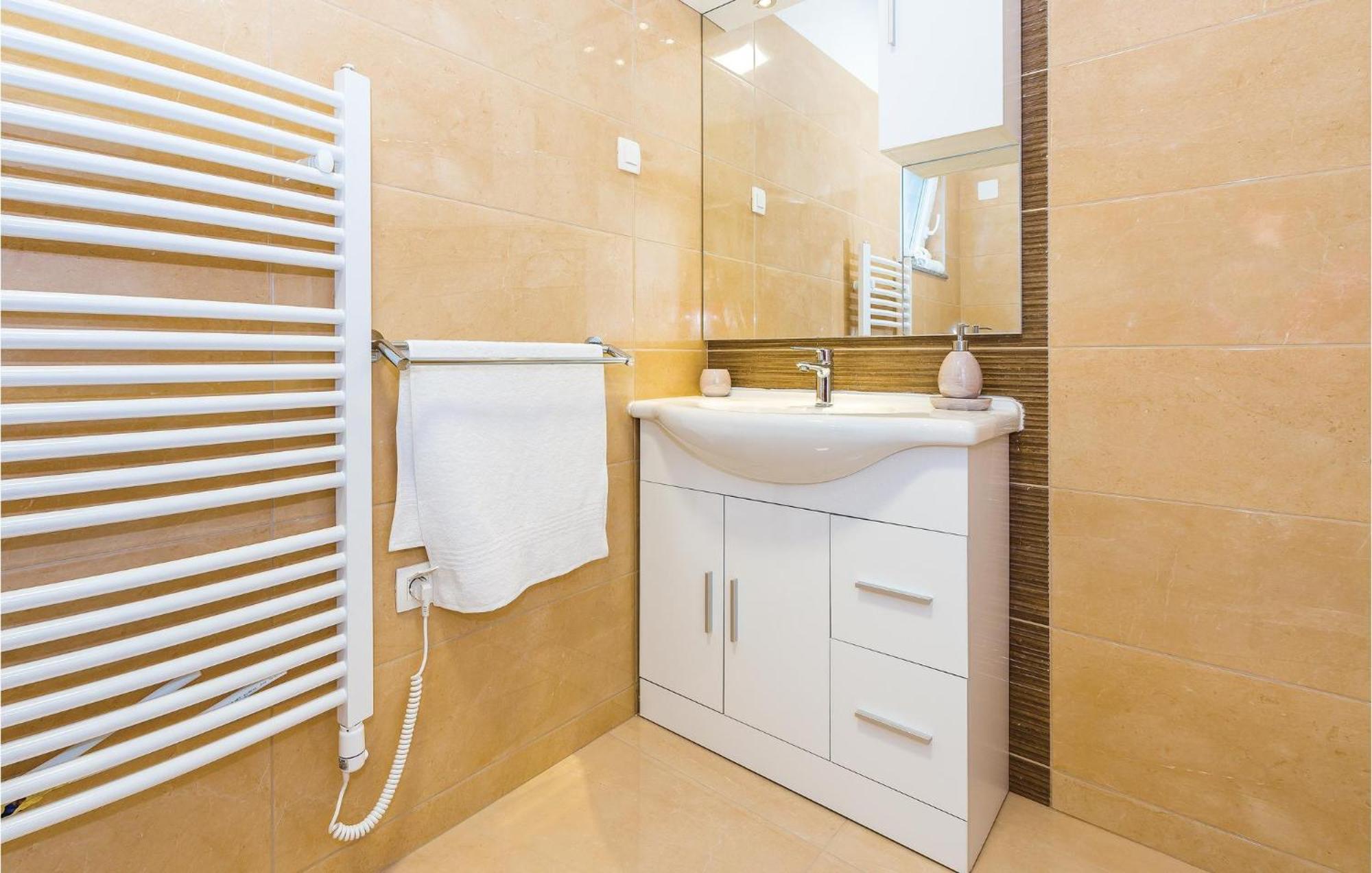 Beautiful Home In Sibenik With Kitchen エクステリア 写真
