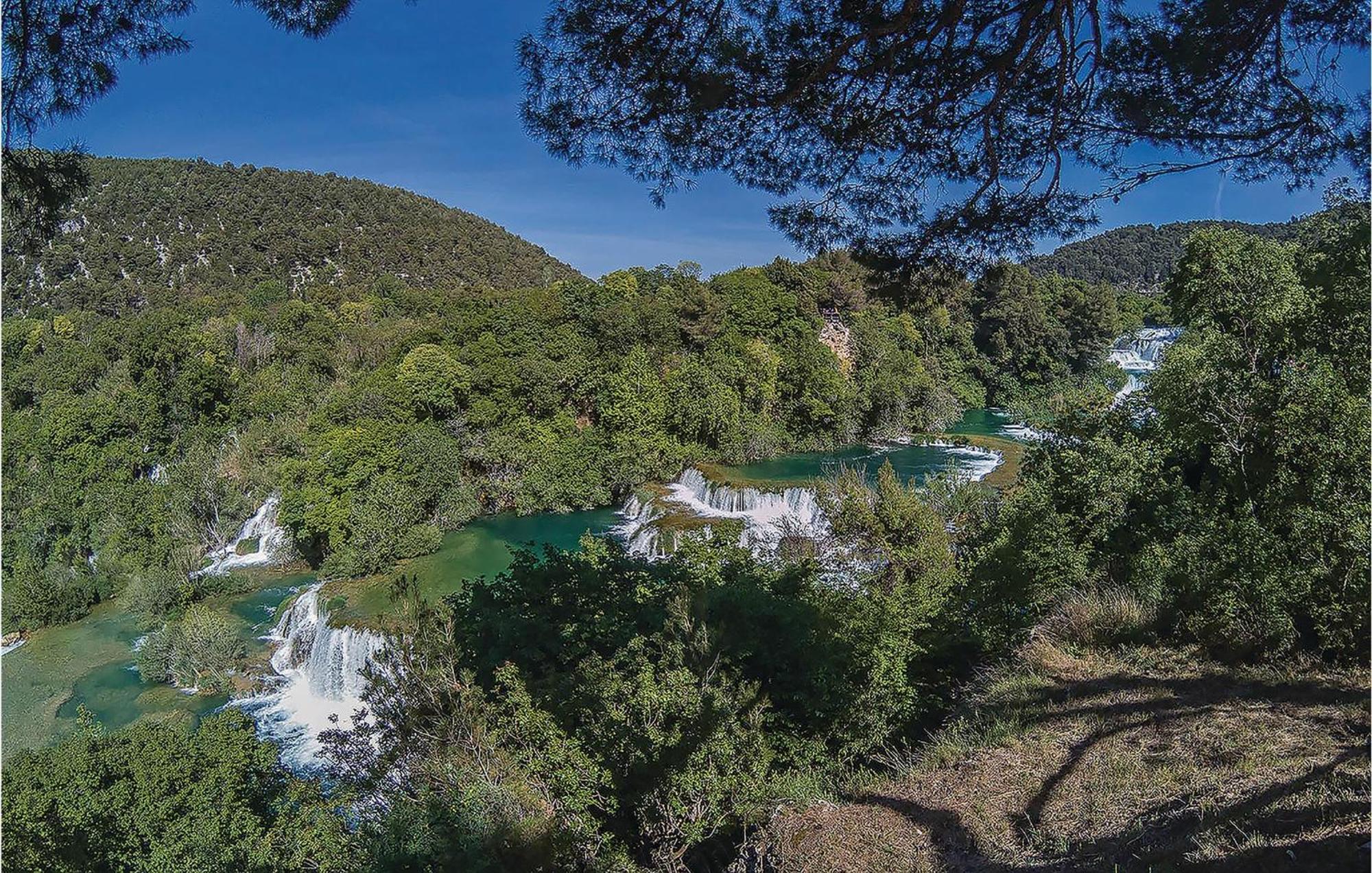 Beautiful Home In Sibenik With Kitchen エクステリア 写真